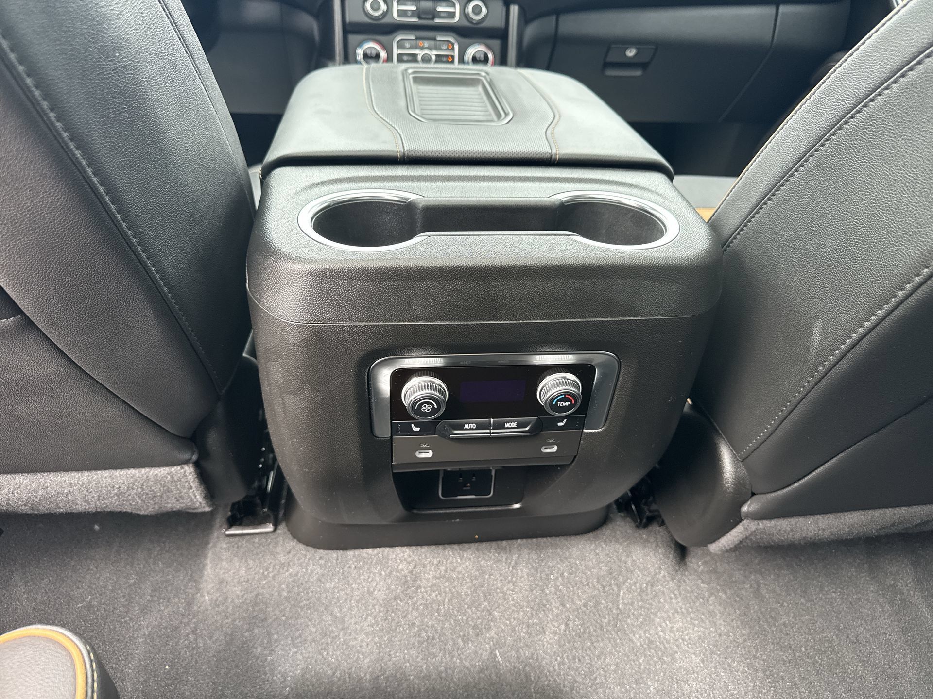 Certified 2024 GMC Yukon AT4 w/ AT4 Premium Package AWD/4WD image 22
