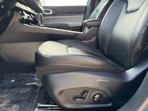 Used 2024 Jeep Compass Latitude AWD/4WD image 21