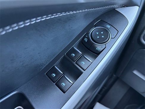 Used 2022 Ford Explorer XLT w/ Equipment Group 202A image 16