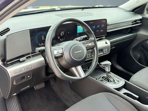 Used 2025 Hyundai Kona SEL image 4