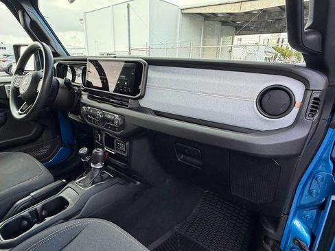 Used 2024 Jeep Wrangler Unlimited Sport AWD/4WD image 19
