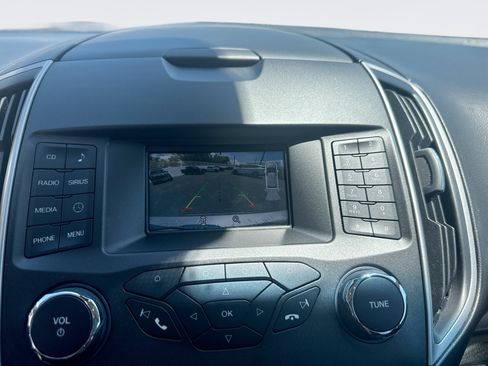 Used 2018 Ford Edge SEL w/ Ford Safe & Smart Package FWD image 20