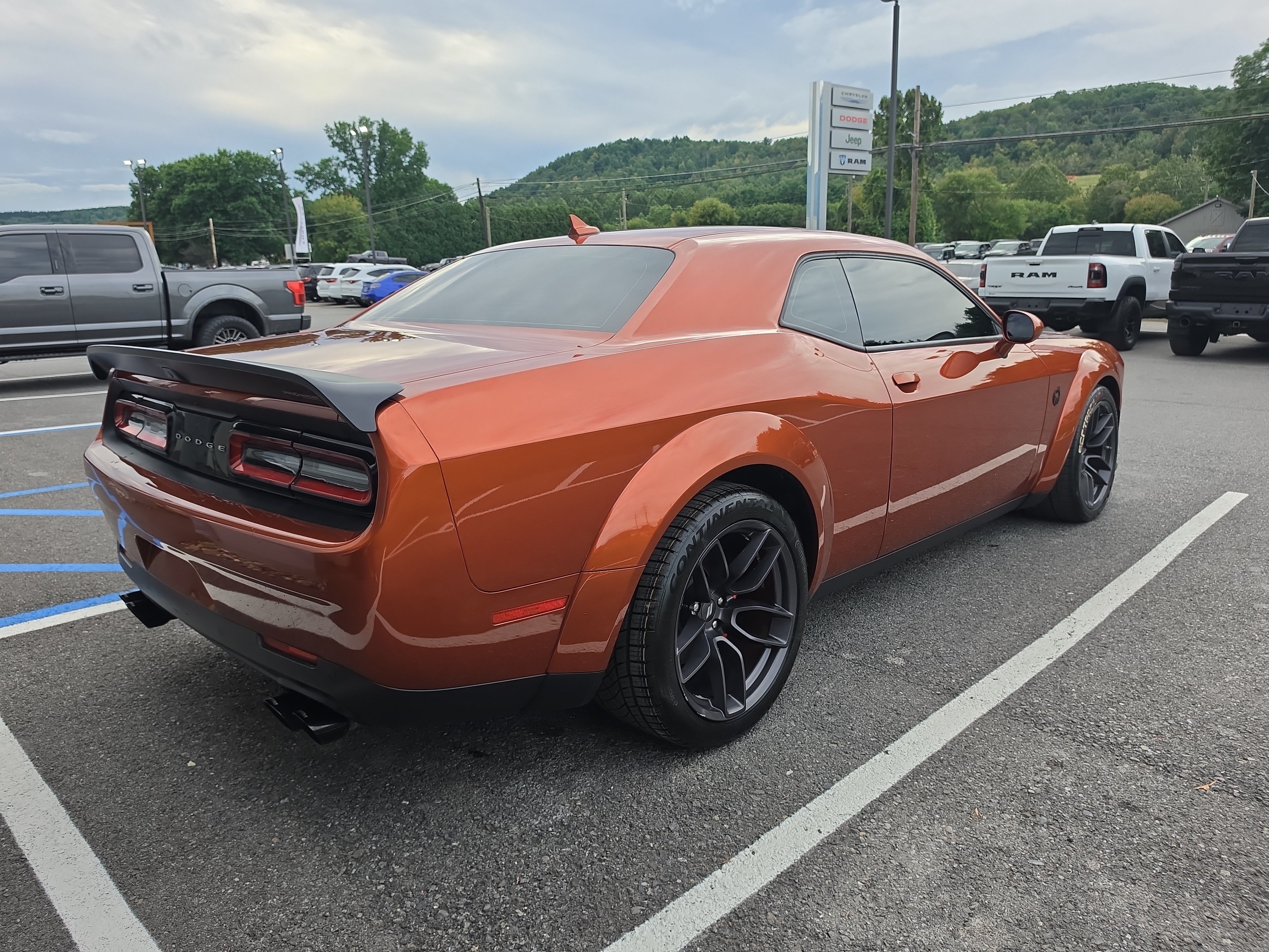Used 2021 Dodge Challenger R/T Scat Pack RWD image 5