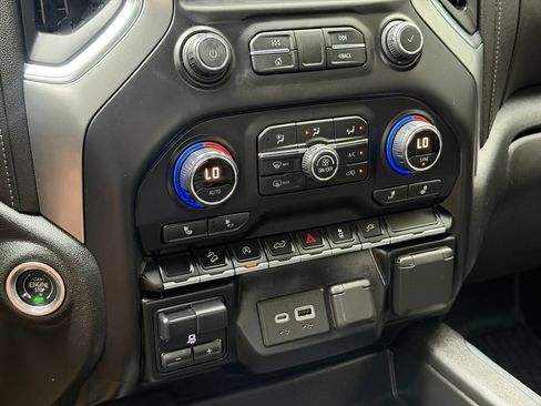 Used 2020 Chevrolet Silverado 1500 RST AWD/4WD image 14