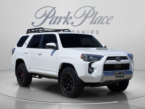 Used 2022 Toyota 4Runner TRD Off-Road AWD/4WD image 7