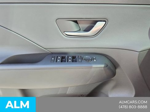 Used 2026 Hyundai Kona SEL Premium FWD image 32