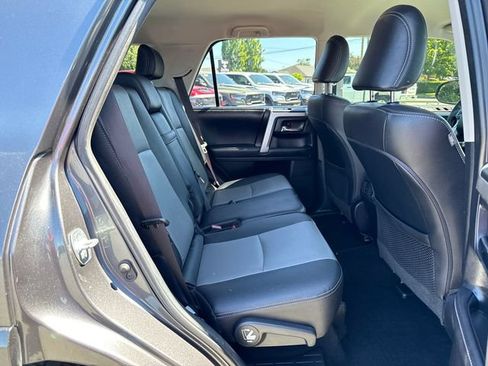 Used 2019 Toyota 4Runner SR5 Premium RWD image 10