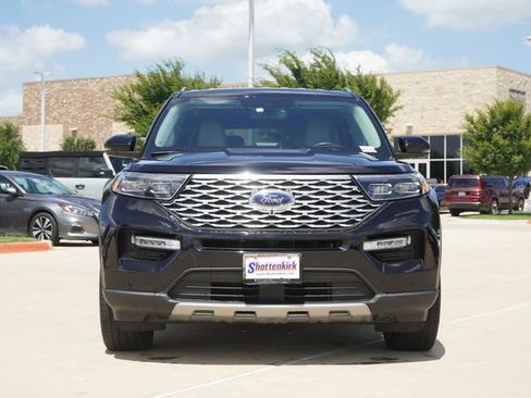 Used 2023 Ford Explorer Platinum w/ Technology Package AWD/4WD image 2