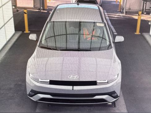 Used 2025 Hyundai Ioniq 5 SE image 11