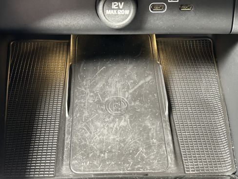 Used 2025 Volvo XC40 B5 Ultra w/ Climate Package image 36