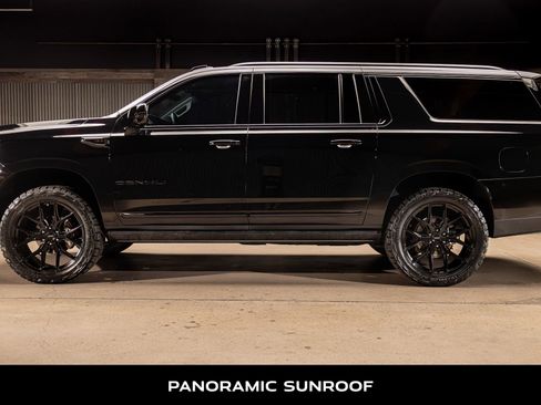 Used 2025 GMC Yukon XL Denali w/ Denali Reserve Package image 6