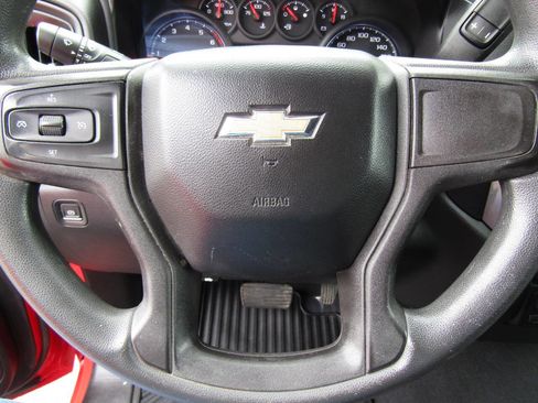 Used 2019 Chevrolet Silverado 1500 Custom w/ Custom Value Package AWD/4WD image 17