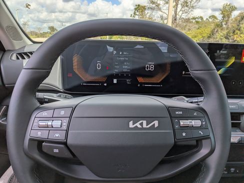 New 2026 Kia K4 EX FWD image 28