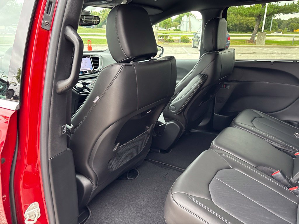 New 2027 Chrysler Pacifica Select FWD image 16