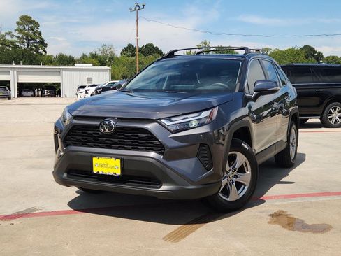Used 2023 Toyota RAV4 XLE w/ Convenience Package FWD image 7