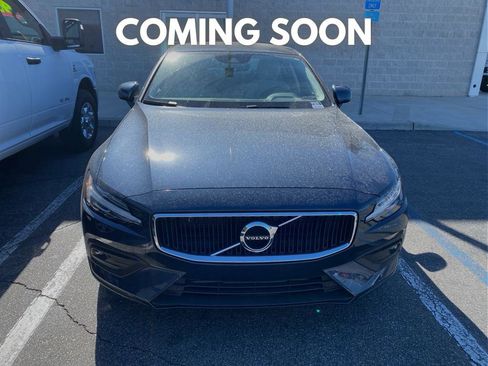 Used 2021 Volvo S60 T6 Momentum w/ Premium Package AWD/4WD image 2