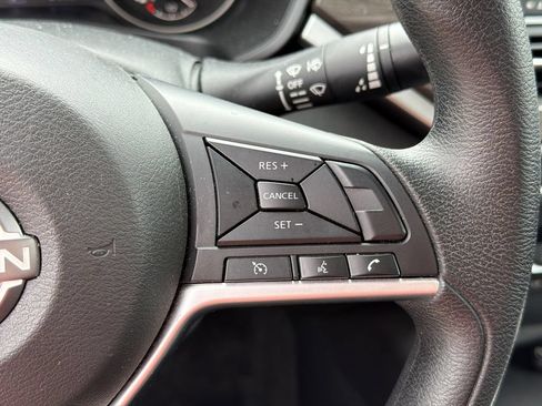 Used 2025 Nissan Altima 2.5 SV FWD image 25