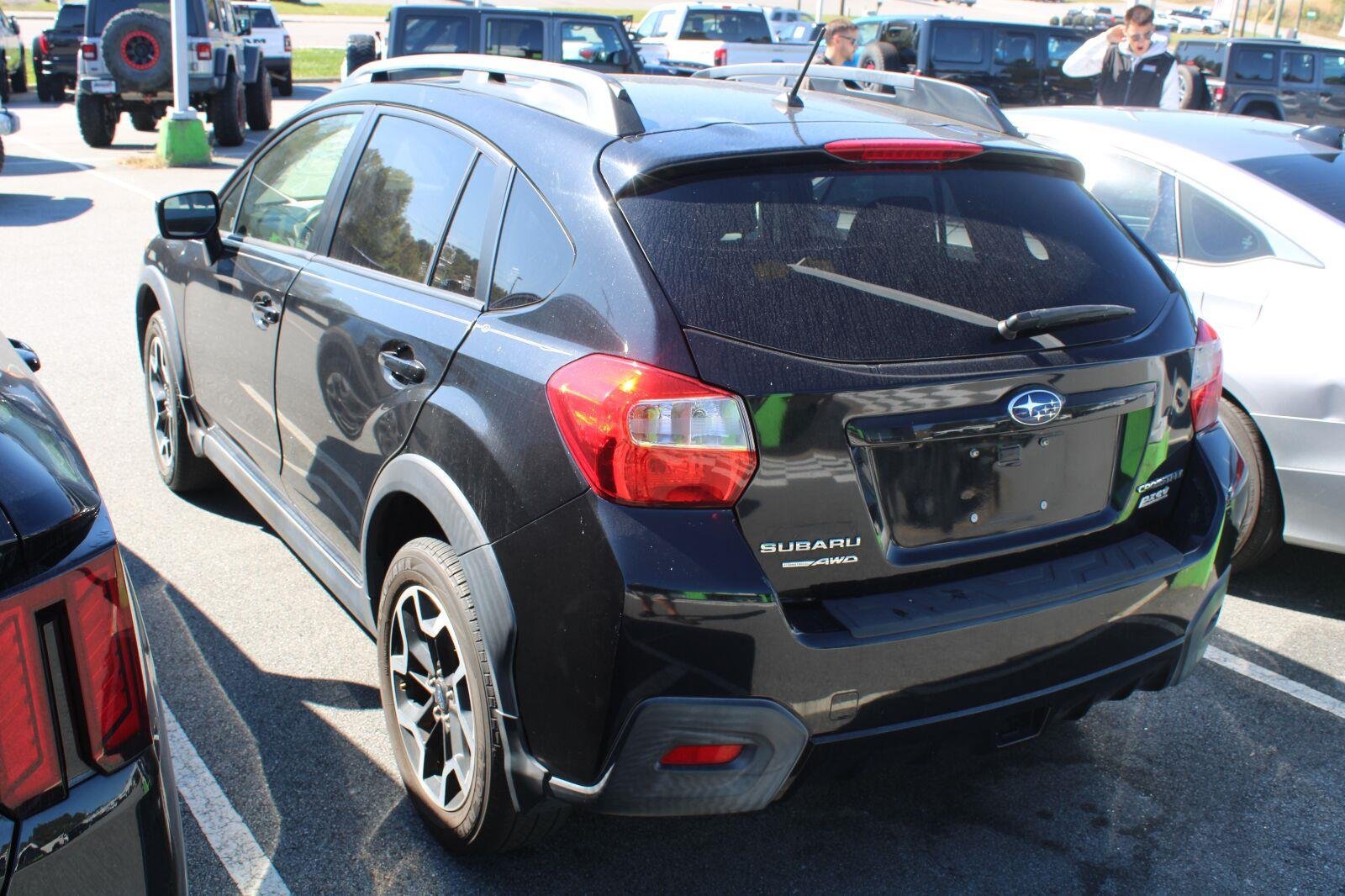 Used 2017 Subaru Crosstrek 2.0i Premium AWD/4WD image 6