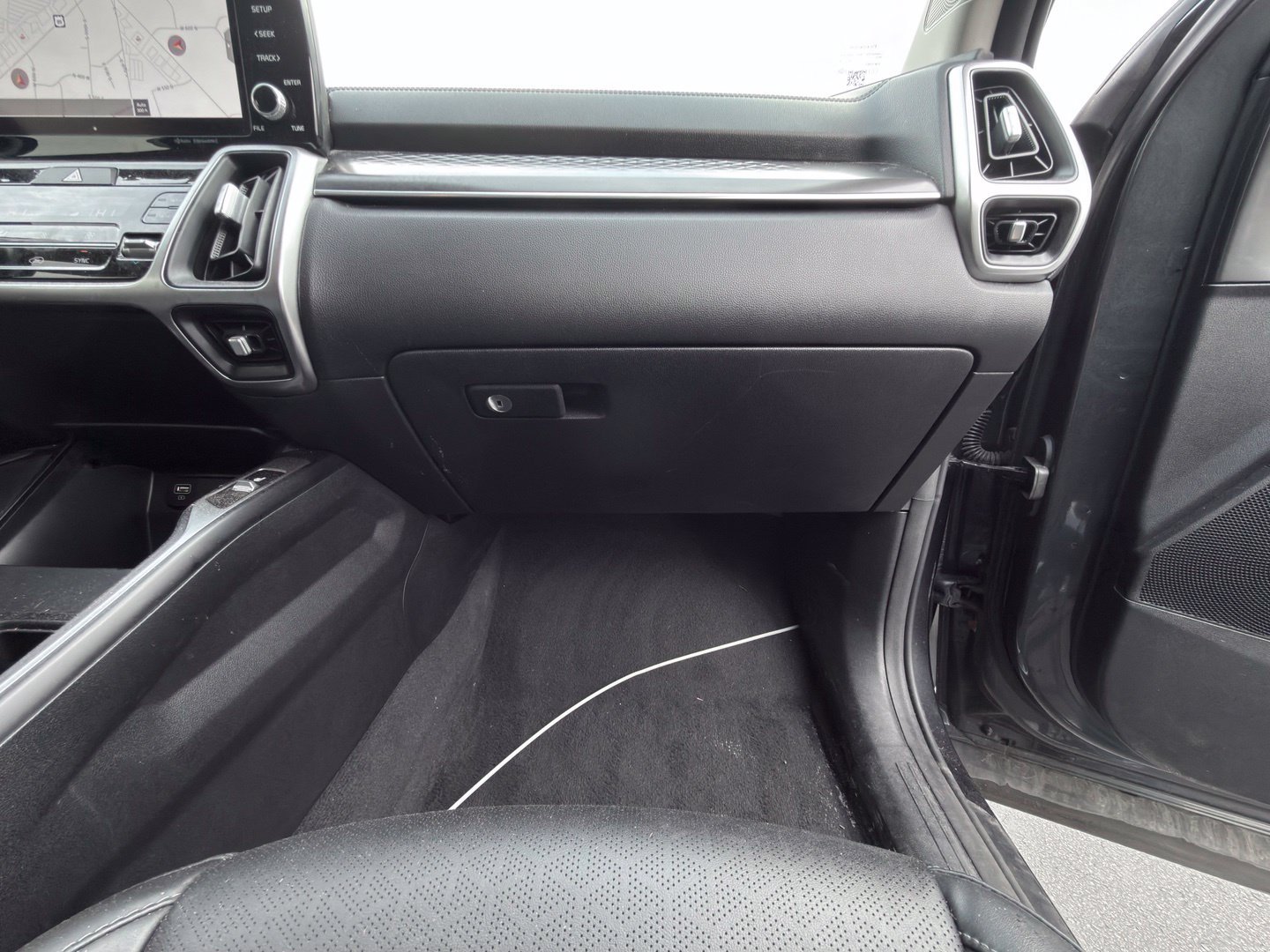 Used 2022 Kia Sorento S FWD image 48