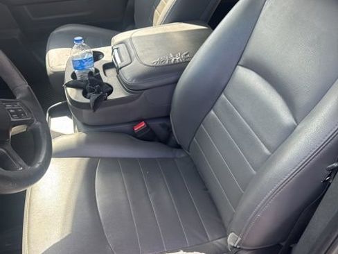 Used 2017 RAM 1500 Express image 2