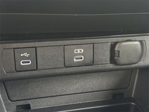 Used 2024 Toyota Prius Limited image 21