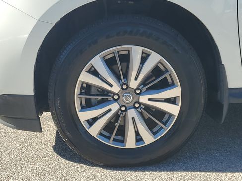 Certified 2020 Nissan Pathfinder S image 9