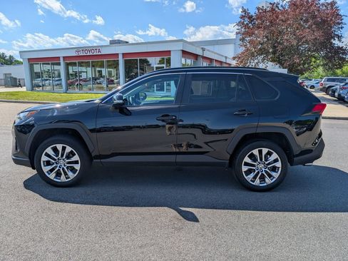 Used 2023 Toyota RAV4 XLE Premium AWD/4WD image 2