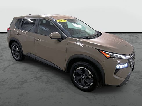 Used 2024 Nissan Rogue SV AWD/4WD image 5
