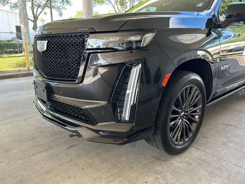 Used 2024 Cadillac Escalade V w/ LPO, Floor Liner Package AWD/4WD image 14