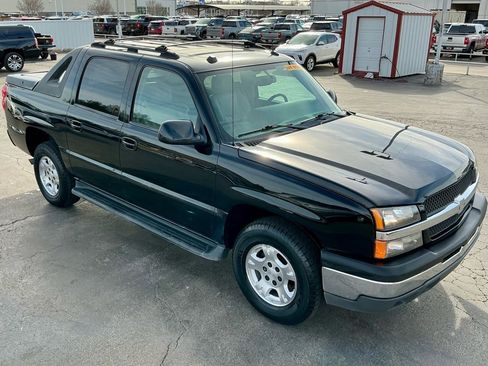 Used 2005 Chevrolet Avalanche Z66 w/ Sun And Sound Package image 4