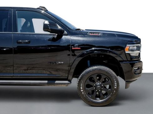 Used 2019 RAM 2500 Laramie w/ Black Appearance Package AWD/4WD image 7