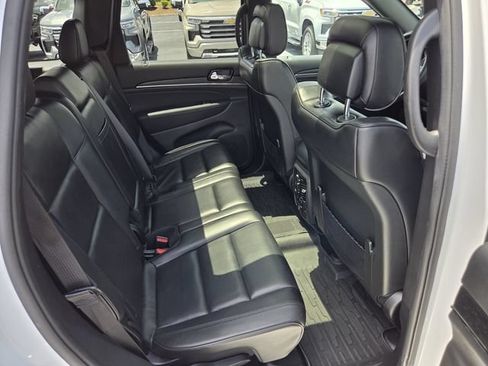 Used 2019 Jeep Grand Cherokee High Altitude AWD/4WD image 16