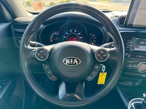 Used 2017 Kia Soul + FWD image 14