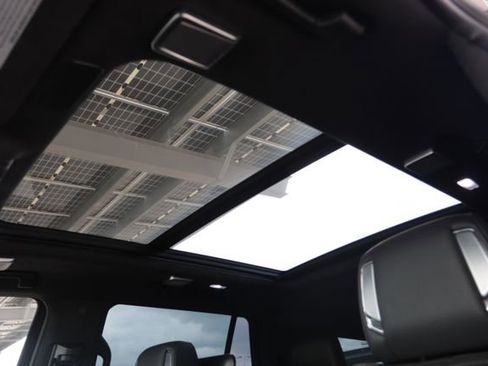 Certified 2023 Cadillac Escalade Sport Platinum w/ LPO, ONYX Package image 27