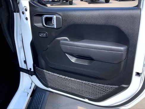 Used 2026 Jeep Gladiator Sport image 22