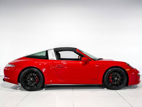 Used 2016 Porsche 911 Targa 4 GTS image 2