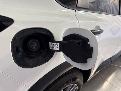 Used 2024 Nissan Rogue S FWD image 13
