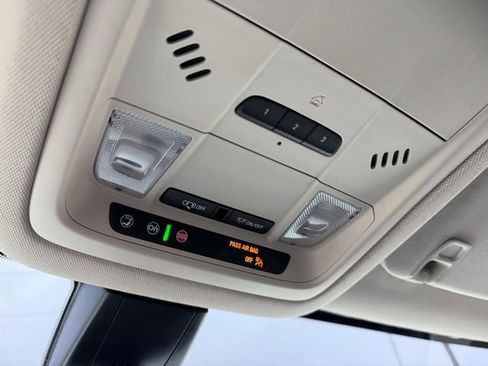 Used 2021 GMC Acadia Denali image 22