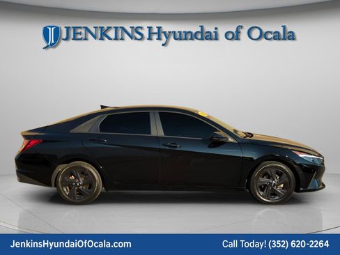 Certified 2022 Hyundai Elantra SEL image 9