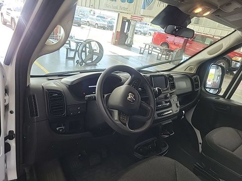 Used 2025 RAM ProMaster 2500 w/ U-Haul Equipment Group FWD image 12