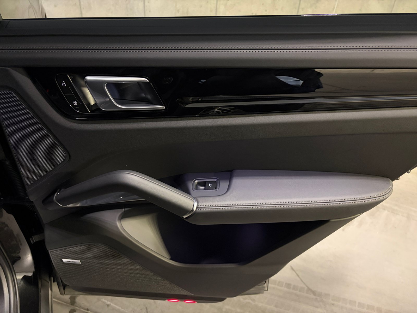 Certified 2023 Porsche Cayenne Turbo AWD/4WD image 26