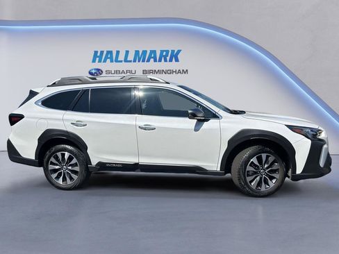 Used 2023 Subaru Outback Touring AWD/4WD image 2