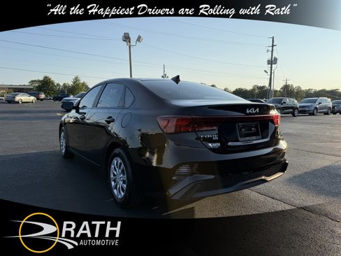 Used 2024 Kia Forte LX image 7