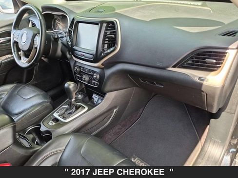 Used 2017 Jeep Cherokee Limited AWD/4WD image 31