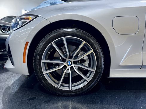 Used 2021 BMW 330e w/ Convenience Package RWD image 30