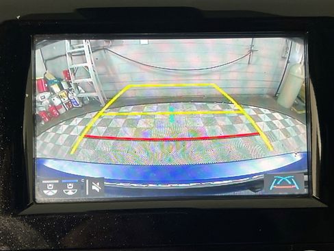 Used 2019 Toyota Camry SE w/ Convenience Package FWD image 28