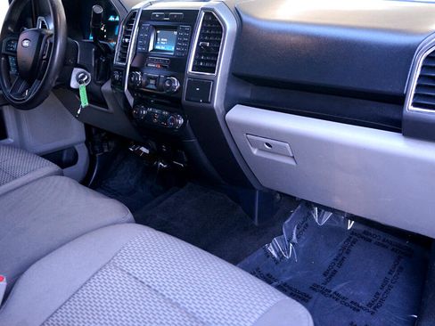Used 2016 Ford F150 XLT image 12