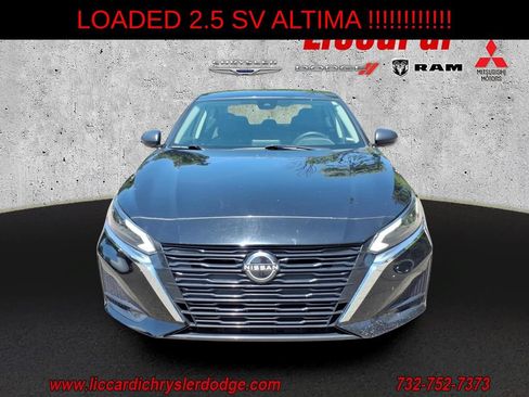 Used 2024 Nissan Altima 2.5 SV FWD image 2