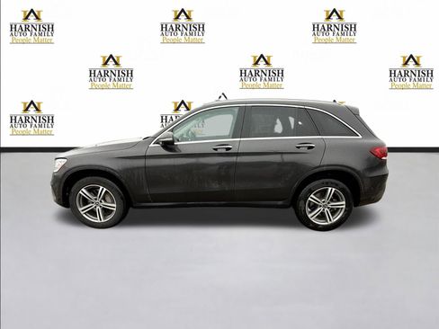 Used 2022 Mercedes-Benz GLC 300 image 2