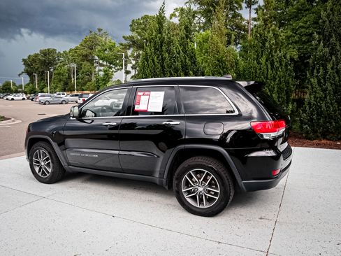 Used 2018 Jeep Grand Cherokee Limited AWD/4WD image 7